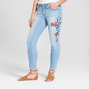 Universal Thread Flower Embroidered Jeans - 0